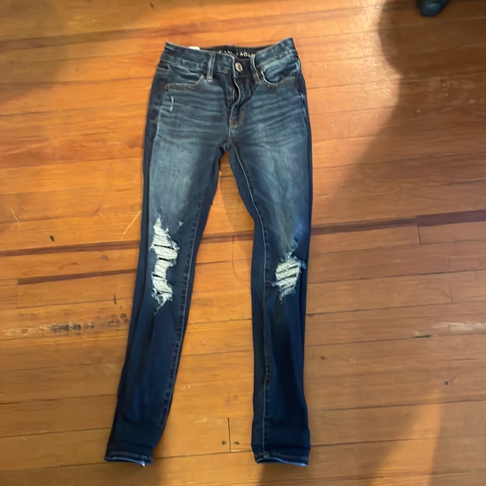 American Eagle Ripped Skinny Jeans (Short)